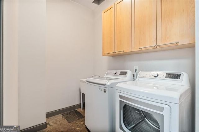 33 Cliftwood Drive, Atlanta, GA 30328