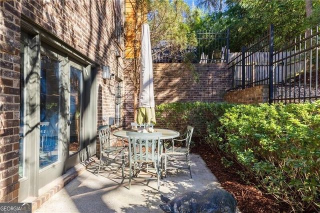 33 Cliftwood Drive, Atlanta, GA 30328