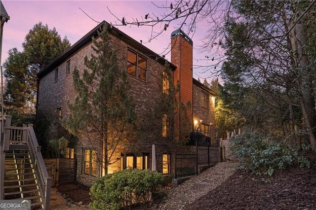 33 Cliftwood Drive, Atlanta, GA 30328