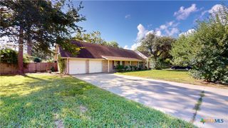 105 Tropical Drive, Victoria, TX 77904