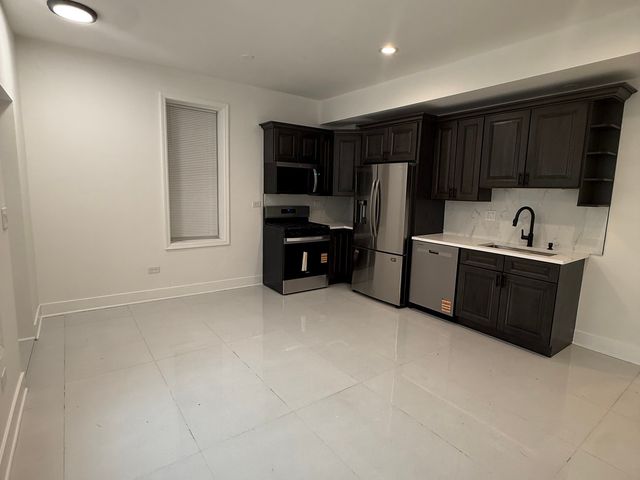 2702 S Union Avenue 2, Chicago, IL 60616