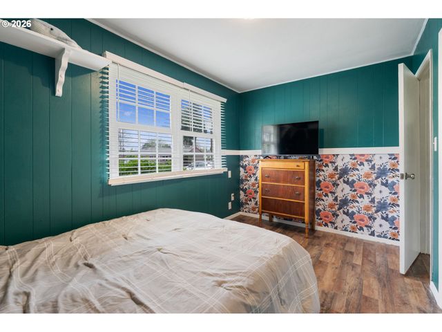 1142 Se 174TH Ave, Portland, OR 97233