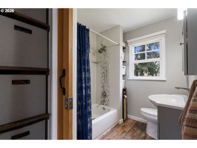 1142 Se 174TH Ave, Portland, OR 97233