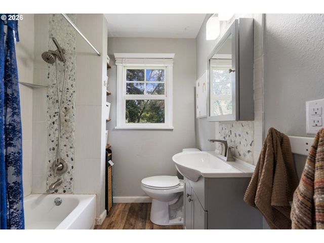 1142 Se 174TH Ave, Portland, OR 97233