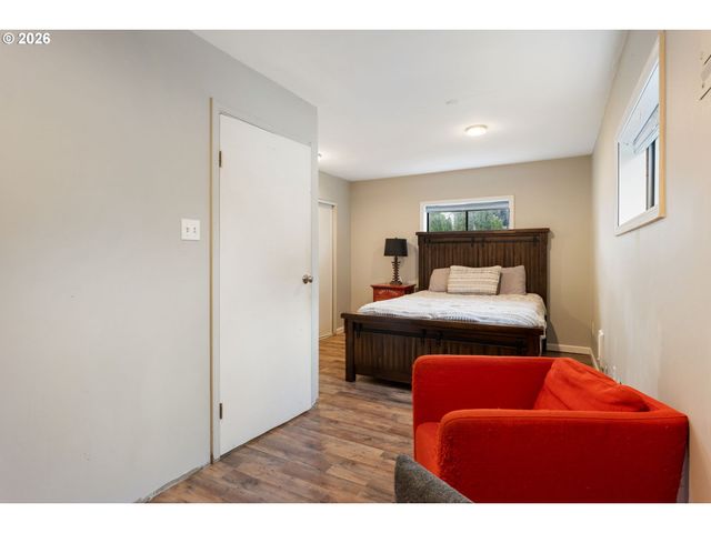 1142 Se 174TH Ave, Portland, OR 97233