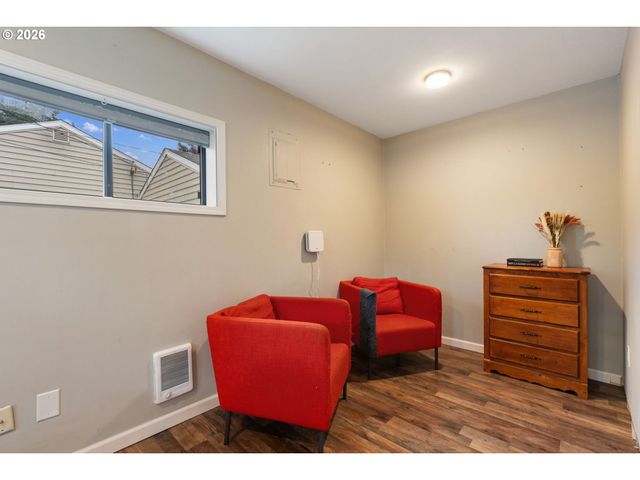 1142 Se 174TH Ave, Portland, OR 97233