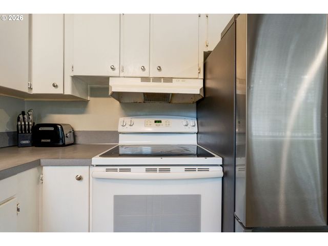 1142 Se 174TH Ave, Portland, OR 97233