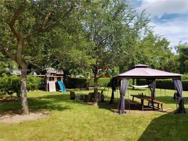 12501 SW 90th Ave, Miami, FL 33176