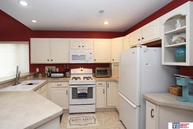 6915 Whitewater Lane, Lincoln, NE 68521