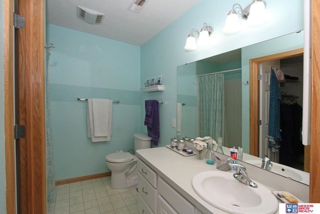 6915 Whitewater Lane, Lincoln, NE 68521