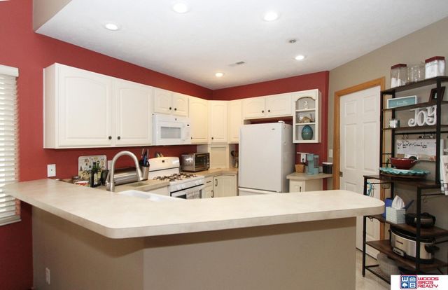 6915 Whitewater Lane, Lincoln, NE 68521