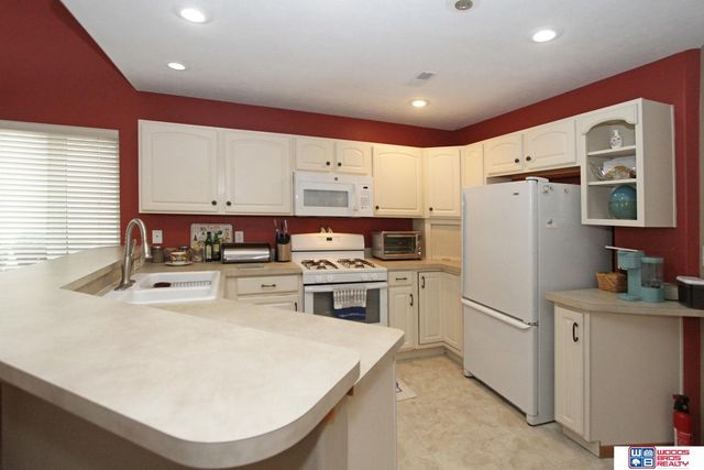 6915 Whitewater Lane, Lincoln, NE 68521