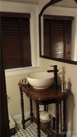 530 West Ferry Street N, Buffalo, NY 14222