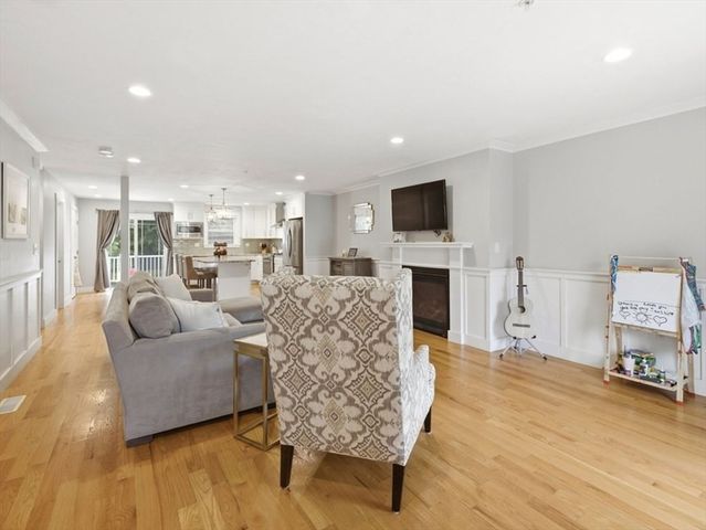 161 Chestnut Street C, Foxboro, MA 02035