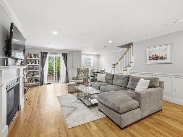 161 Chestnut Street C, Foxboro, MA 02035