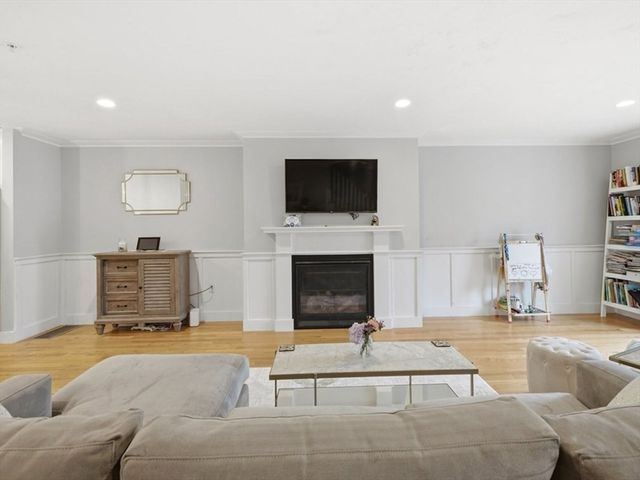 161 Chestnut Street C, Foxboro, MA 02035