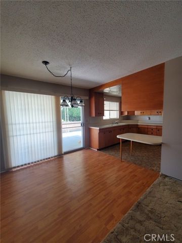 1261 W Mayberry Avenue, Hemet, CA 92543