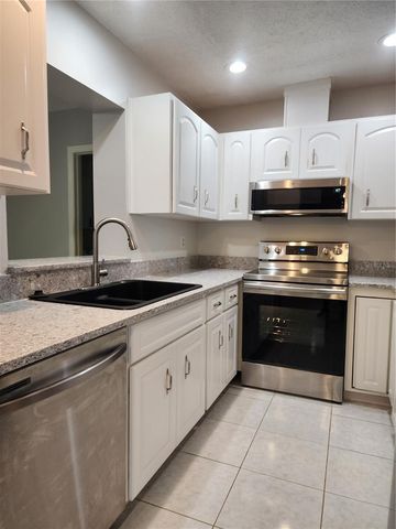 1102 HALTON COURT 1102, Sun City Center, FL 33573