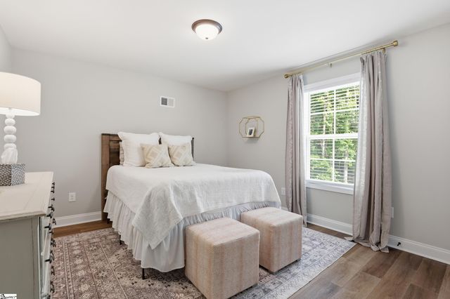 218 Adair Place, Laurens, SC 29630