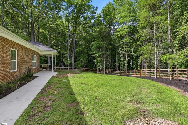 218 Adair Place, Laurens, SC 29630