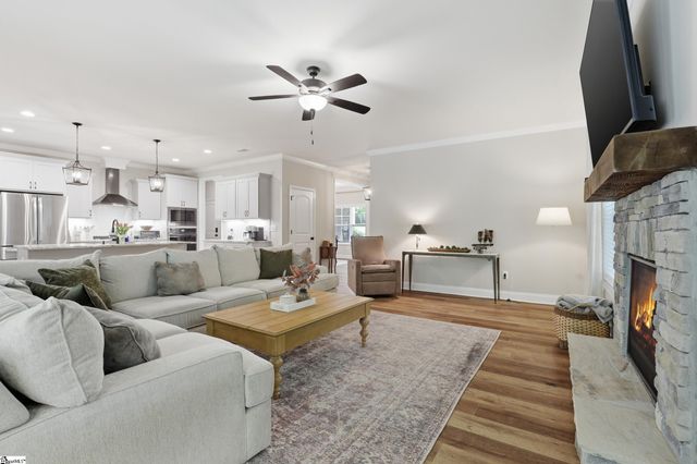 218 Adair Place, Laurens, SC 29630