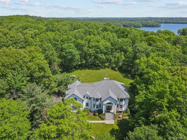 6 Horton Court, West Harrison, NY 10604