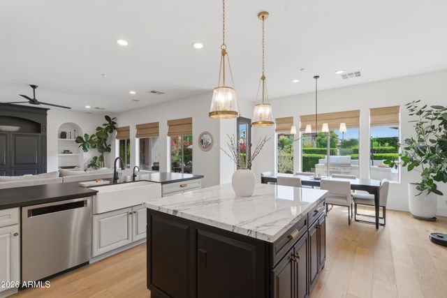 9219 W MOLLY Lane, Peoria, AZ 85383