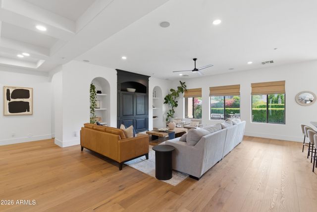 9219 W MOLLY Lane, Peoria, AZ 85383