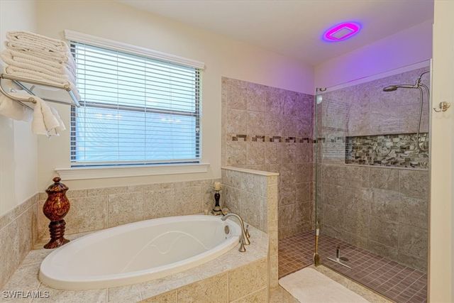 7859 Bucks Run DR, Naples, FL 34120