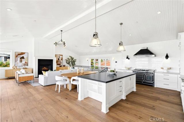 231 Tustin, Newport Beach, CA 92663