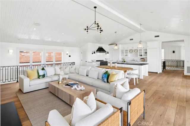 231 Tustin, Newport Beach, CA 92663