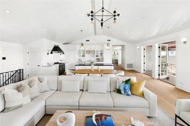 231 Tustin, Newport Beach, CA 92663