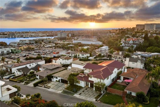 231 Tustin, Newport Beach, CA 92663