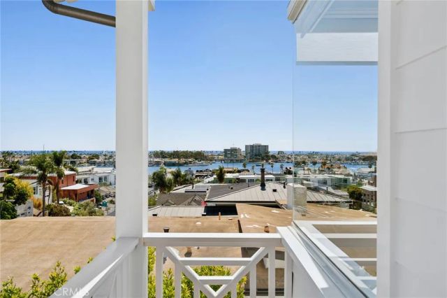 231 Tustin, Newport Beach, CA 92663