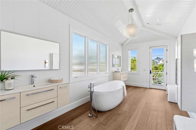 231 Tustin, Newport Beach, CA 92663