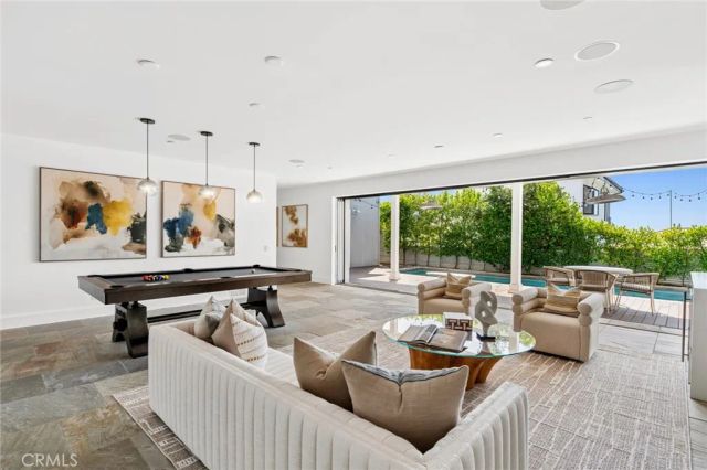 231 Tustin, Newport Beach, CA 92663