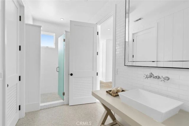 231 Tustin, Newport Beach, CA 92663