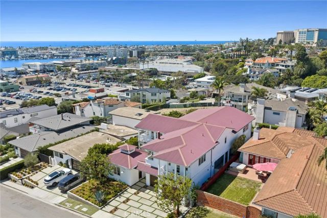 231 Tustin, Newport Beach, CA 92663