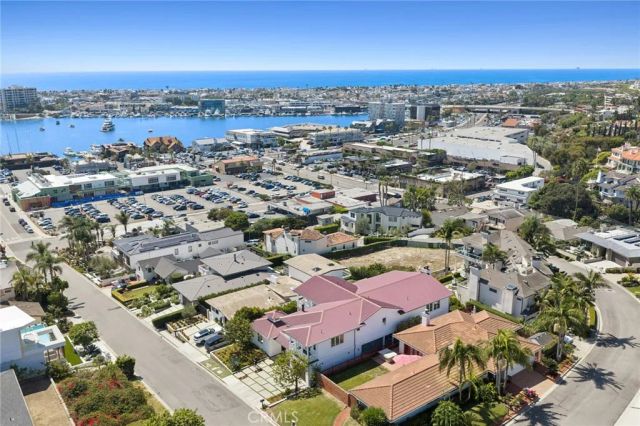 231 Tustin, Newport Beach, CA 92663