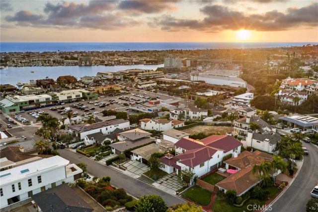 231 Tustin, Newport Beach, CA 92663