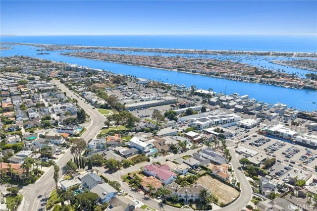 231 Tustin, Newport Beach, CA 92663