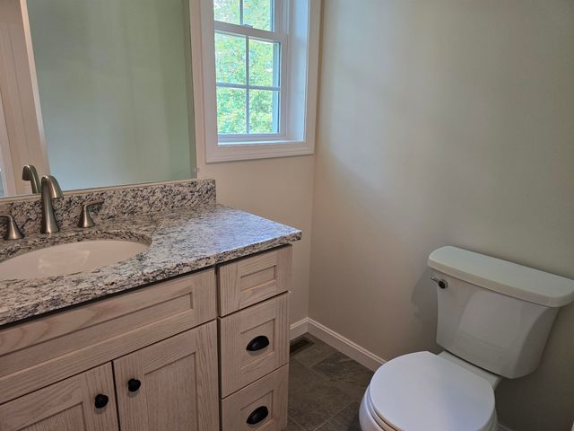 11 Hill Street, Newport, NH 03773