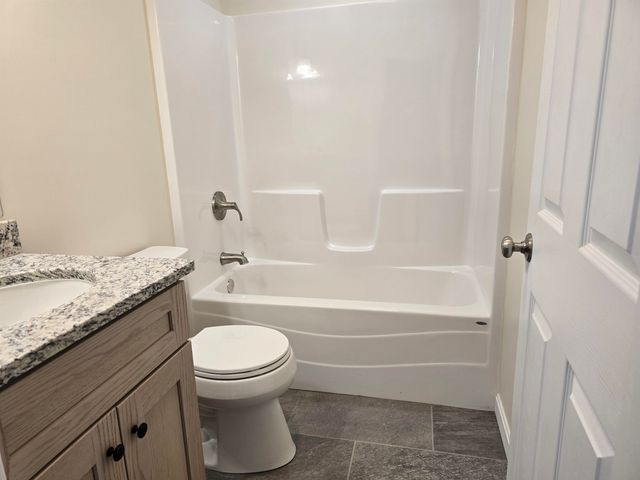 11 Hill Street, Newport, NH 03773