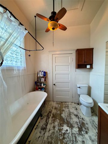 301 Forrest Avenue, Cleburne, TX 76033