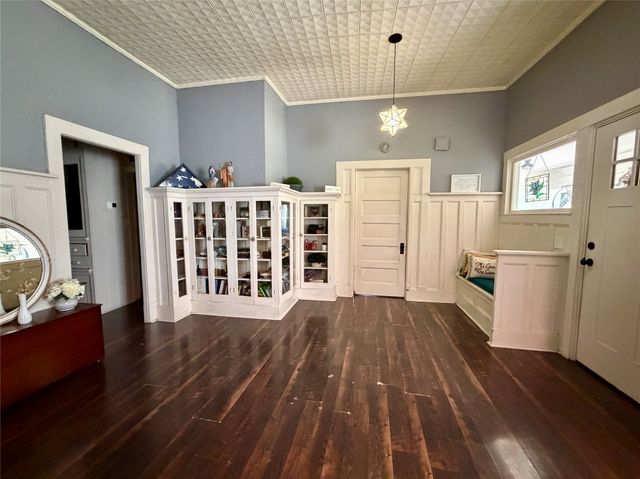 301 Forrest Avenue, Cleburne, TX 76033