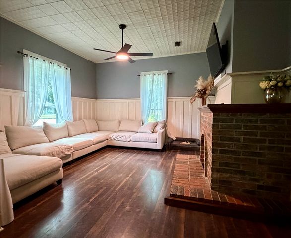 301 Forrest Avenue, Cleburne, TX 76033