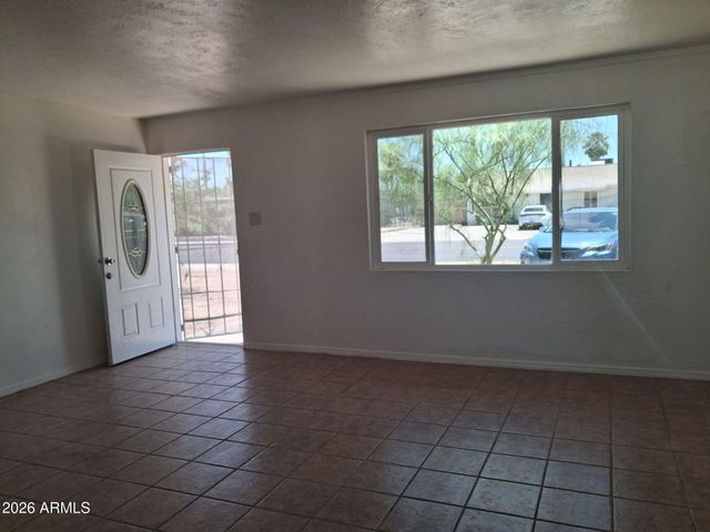 4716 W OSBORN Road, Phoenix, AZ 85031