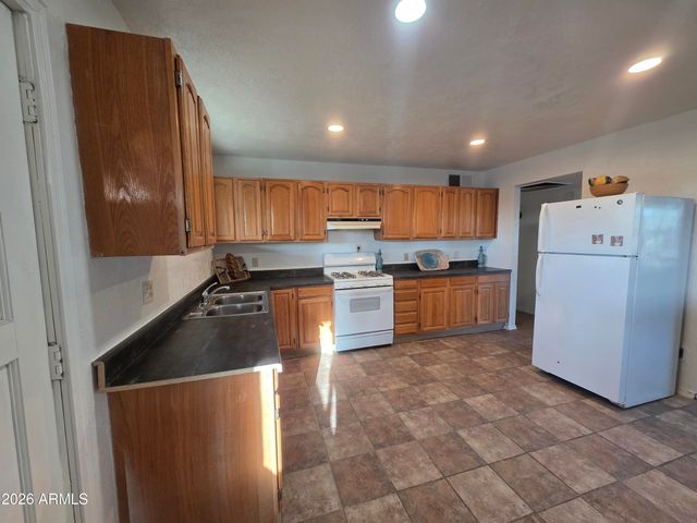 4716 W OSBORN Road, Phoenix, AZ 85031