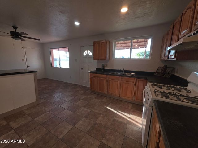 4716 W OSBORN Road, Phoenix, AZ 85031