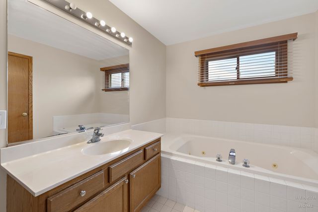 1343 Knollwood Circle, Crystal Lake, IL 60014